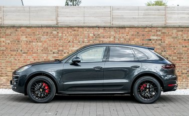 Porsche Macan GTS 2