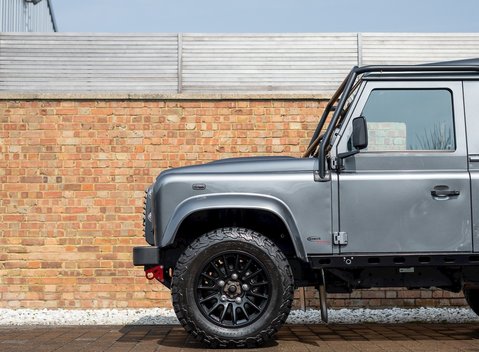 Land Rover Defender 90 XS Bowler 23