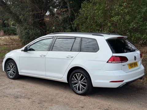 Volkswagen Golf 1.6 Golf SE Nav TDI BlueMotion Technology 5dr 26