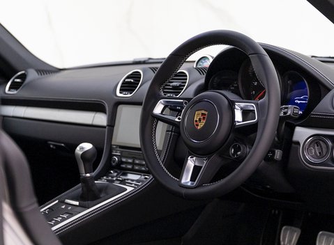 Porsche 718 Cayman GTS 4.0 9