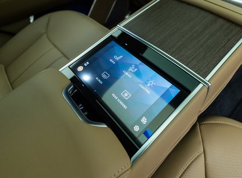 Land Rover Range Rover P400 AUTOBIOGRAPHY LWB 18