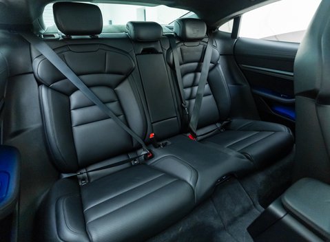 Porsche Taycan TURBO 15