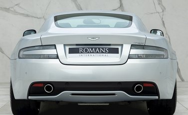 Aston Martin Virage 5