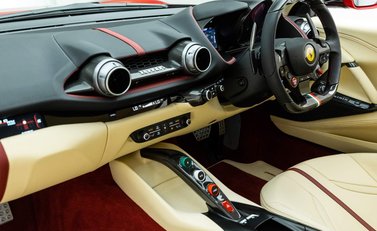 Ferrari 812 Superfast 14