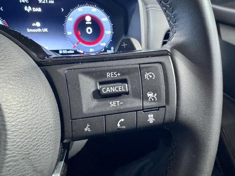 Nissan Qashqai 1.3 DIG-T MHEV N-Connecta XTRON Euro 6 (s/s) 5dr 21