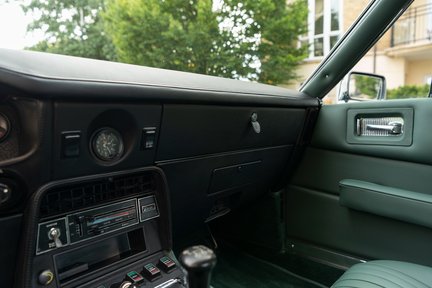 Aston Martin V8 Vantage ”Fliptail” Manual 23