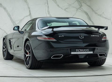 Mercedes-Benz SLS AMG GT FINAL EDITION 12