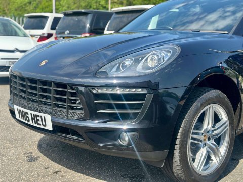 Porsche Macan 2.0T SUV 5dr Petrol PDK 4WD (s/s) (252 ps) 30