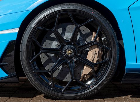 Lamborghini Aventador SVJ LP 770-4 Roadster 14