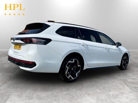 Volkswagen Passat 1.5 TSI eHybrid 19.7kWh R-Line Estate 5dr Petrol Plug-in Hybrid DSG Euro 6 7
