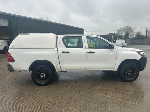 Toyota Hilux ACTIVE 4WD D-4D DCB 9