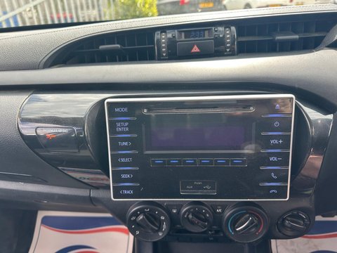 Toyota Hilux ACTIVE 4WD D-4D DCB 19