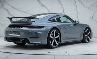 Porsche 911 Carrera (992.2) 6