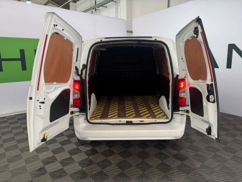 Vauxhall Combo 1.5 Combo 2300 Sportive S/S 25