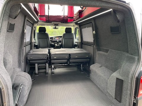 Volkswagen Transporter 2.0 TDI T32 Highline Crew Van DSG FWD SWB Euro 6 (s/s) 5dr 4