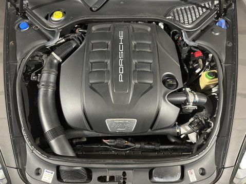 Porsche Panamera D V6 TIPTRONIC 10