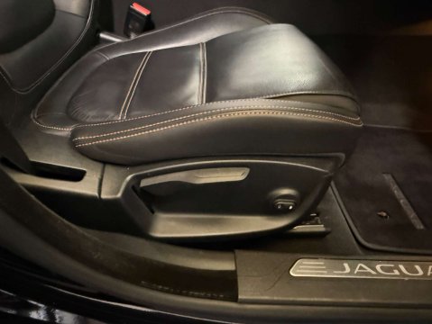 Jaguar XE 2.0 XE Prestige Auto 4dr 12