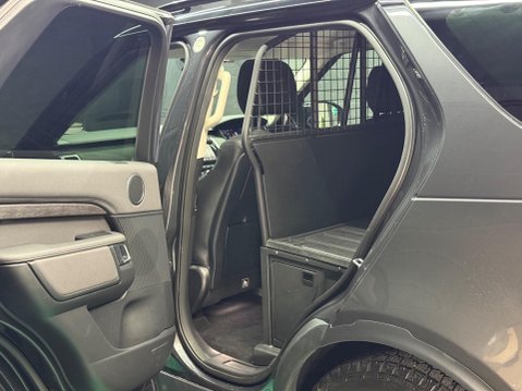 Land Rover Discovery 3.0 SD V6 HSE Auto 4WD Euro 6 (s/s) 5dr 32