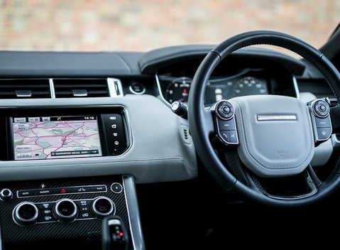 Land Rover Range Rover Sport SVR 16