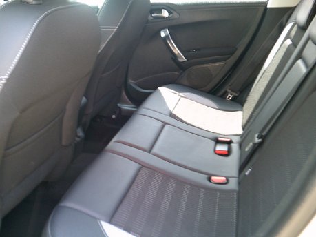 Peugeot 2008 PURETECH S/S ALLURE ONLY 18,000 MILES FROM NEW 16