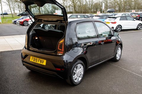 Volkswagen Up HIGH UP TSI 31