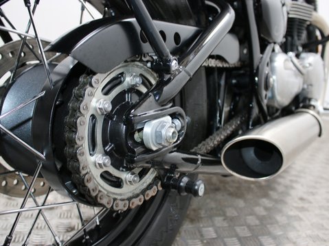 Triumph Bobber BONNEVILLE BOBBER 31