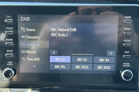 Toyota Hilux Invincible X 4WD 2.8 D-4D Double Cab Pickup - Hardtop Canopy 29