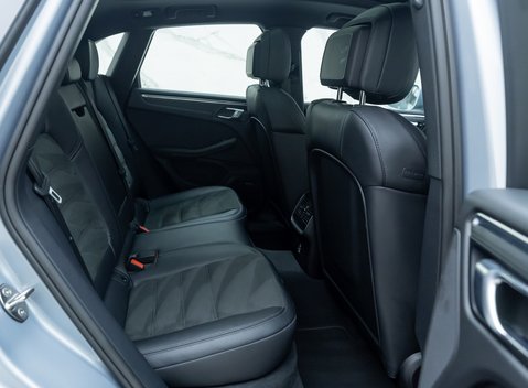 Porsche Macan GTS 18