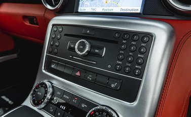 Mercedes-Benz SLS AMG 19