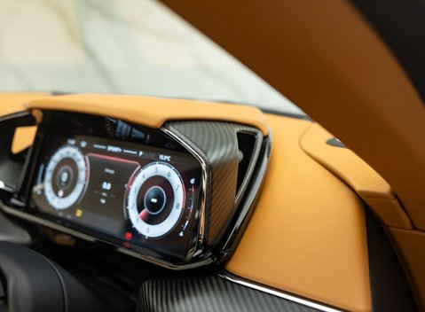 Aston Martin Vanquish Volante 21