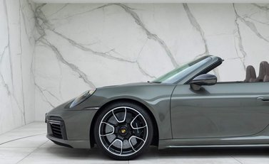 Porsche 911 Turbo S Cabriolet (992) 42