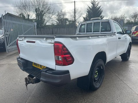 Toyota Hilux ACTIVE 4WD D-4D S/C 5