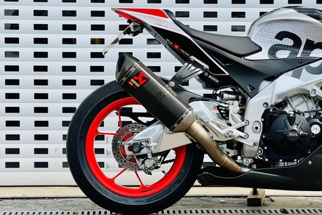 Aprilia Tuono Tuono V4 1100 Factory 6