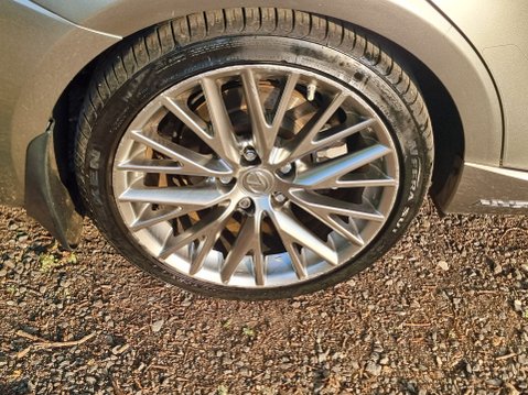 Lexus Is 300H PREMIER 13