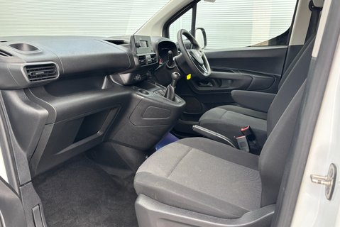 Vauxhall Combo L1H1 2300 100 ps Dynamic Panel Van - No VAT 16