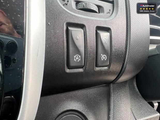 Renault Trafic LWB L2H1 Low Roof Leader LL30 Air Con Alloys Sensors Cam EURO 6 NO VAT 32