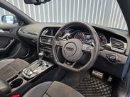 Audi RS4 4.2 FSI V8 Estate 5dr Petrol S Tronic quattro Euro 5 (450 ps) 30