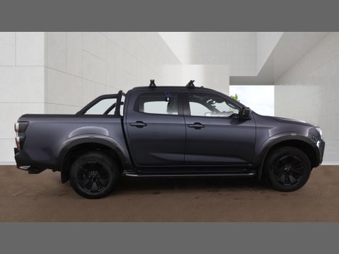 Isuzu D-Max V-Cross | Auto | 1.9 LT | Double Cab | Sensors | Camera | EURO 6 | NO VAT 3
