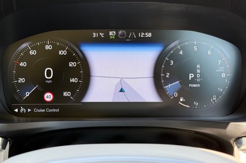Volvo V60 RECHARGE T6 INSCRIPTION AWD - FULL MAIN DEALER SERVICE - HUGE SPEC 40
