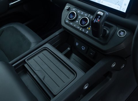 Land Rover Defender 110 V8 P525 27