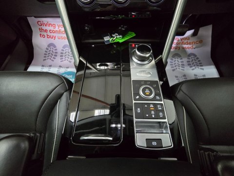 Land Rover Discovery 3.0 TD V6 HSE Luxury Auto 4WD Euro 6 (s/s) 5dr 33