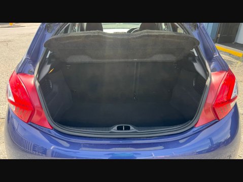 Peugeot 208 ALLURE E-HDI 7