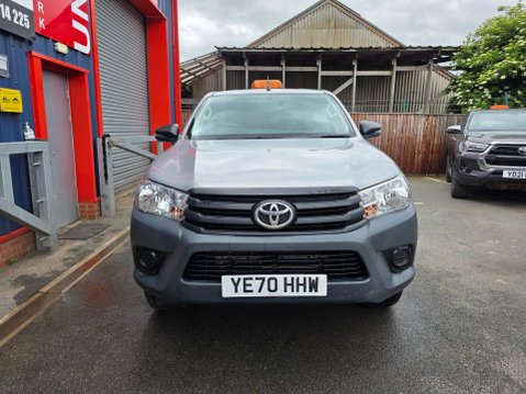 Toyota Hilux ACTIVE 4WD D-4D DCB 2
