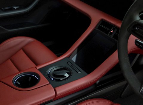 Porsche Taycan Turbo S Cross Turismo 22