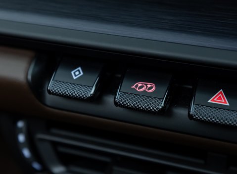 Porsche 911 Targa 4 GTS (992) 21