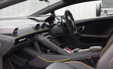 Lamborghini Huracan LP610-2 EVO RWD 13