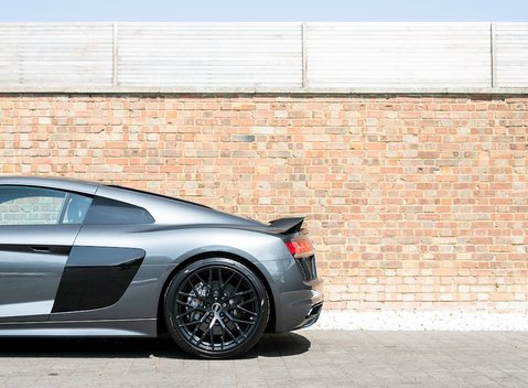 Audi R8 V10 Plus 24
