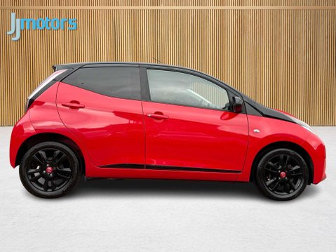 Toyota Aygo 1.0 VVT-i x-cite 4 Red Bi-Tone Hatchback 5dr Petrol Manual Euro 6 (68 ps) 6