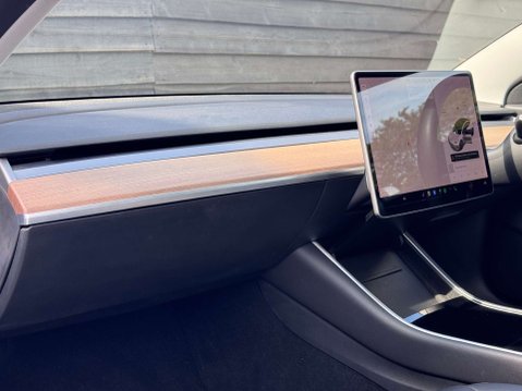 Tesla Model 3 Model 3 Long Range AWD 4WD 4dr 44