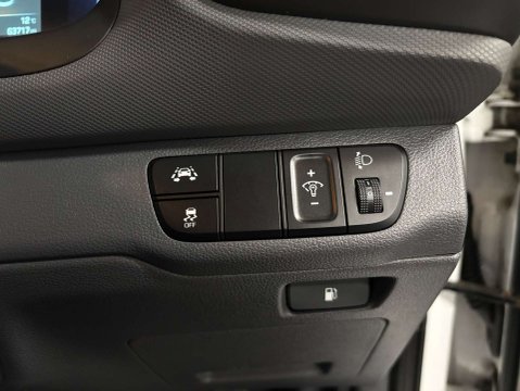 Hyundai IONIQ 1.6 IONIQ Premium FHEV Semi-Auto 5dr 18